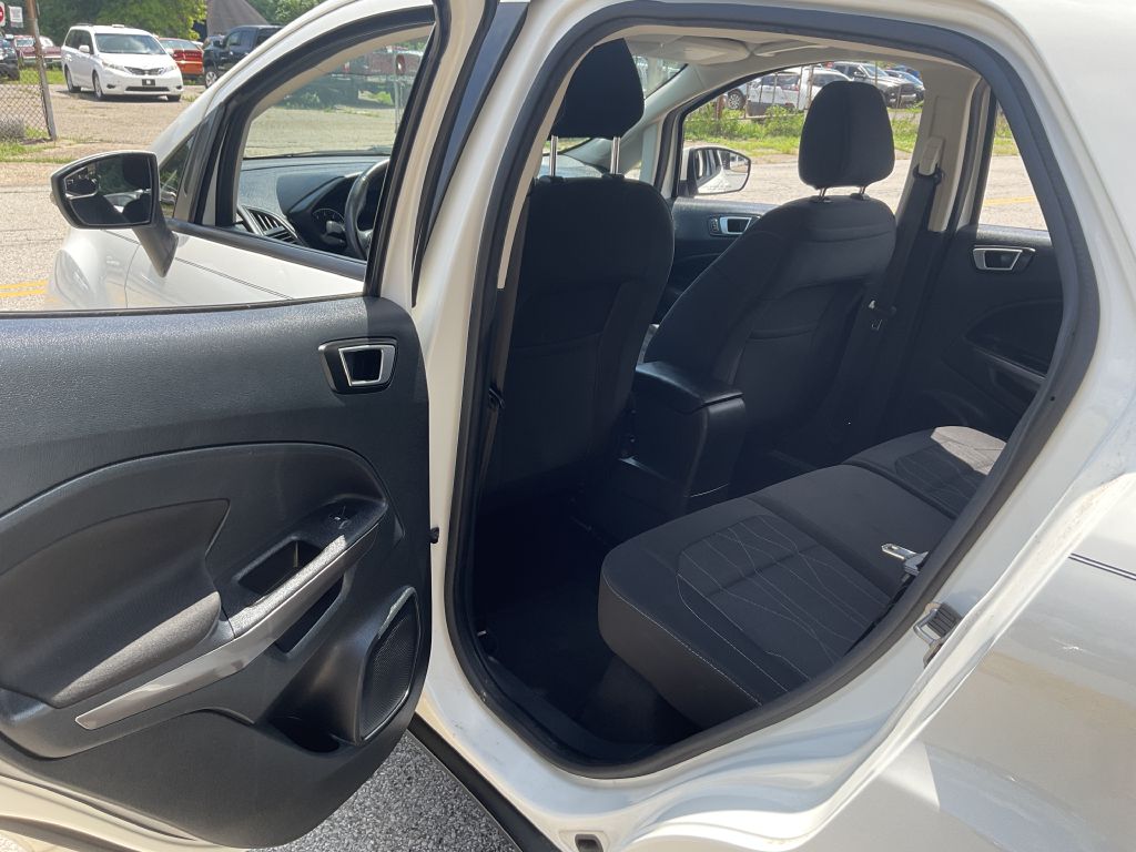 Photo 21 of this FORD ECOSPORT