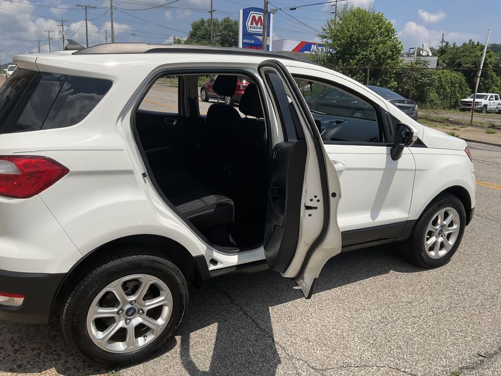 Photo 22 of this FORD ECOSPORT
