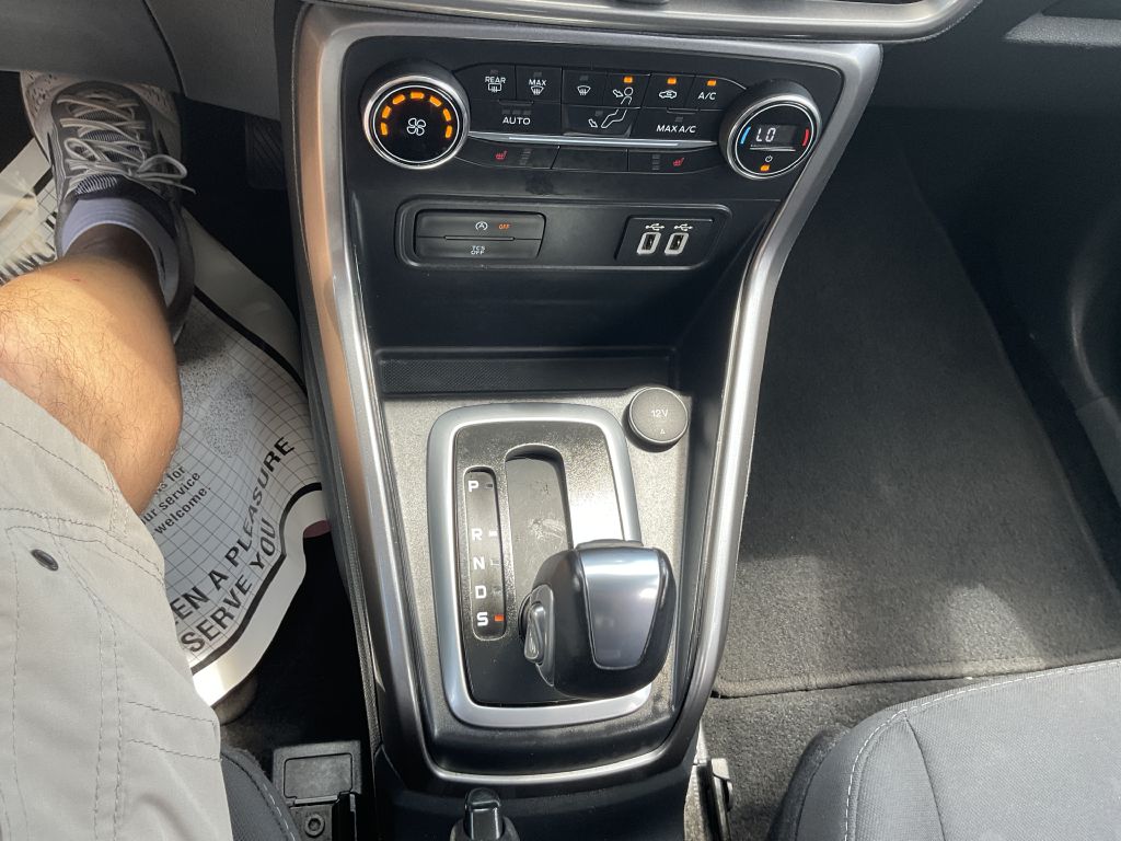 Photo 33 of this FORD ECOSPORT