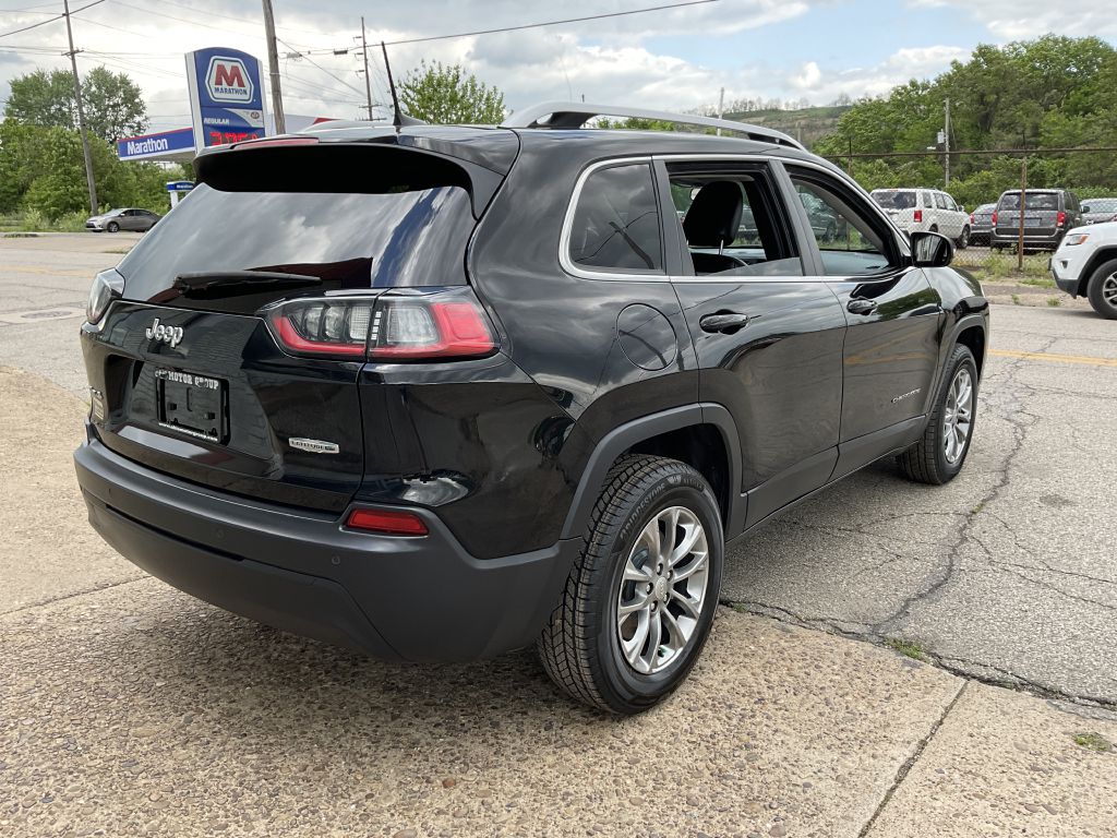 Photo 3 of this JEEP CHEROKEE