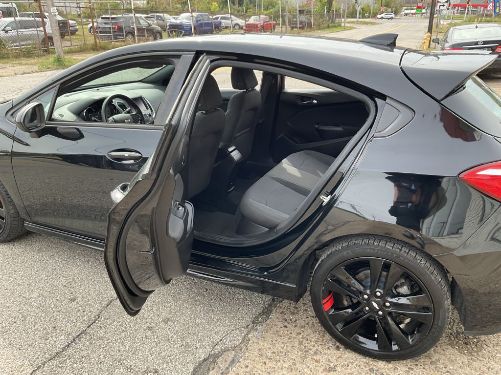 Photo 19 of this CHEVROLET CRUZE REBUILT