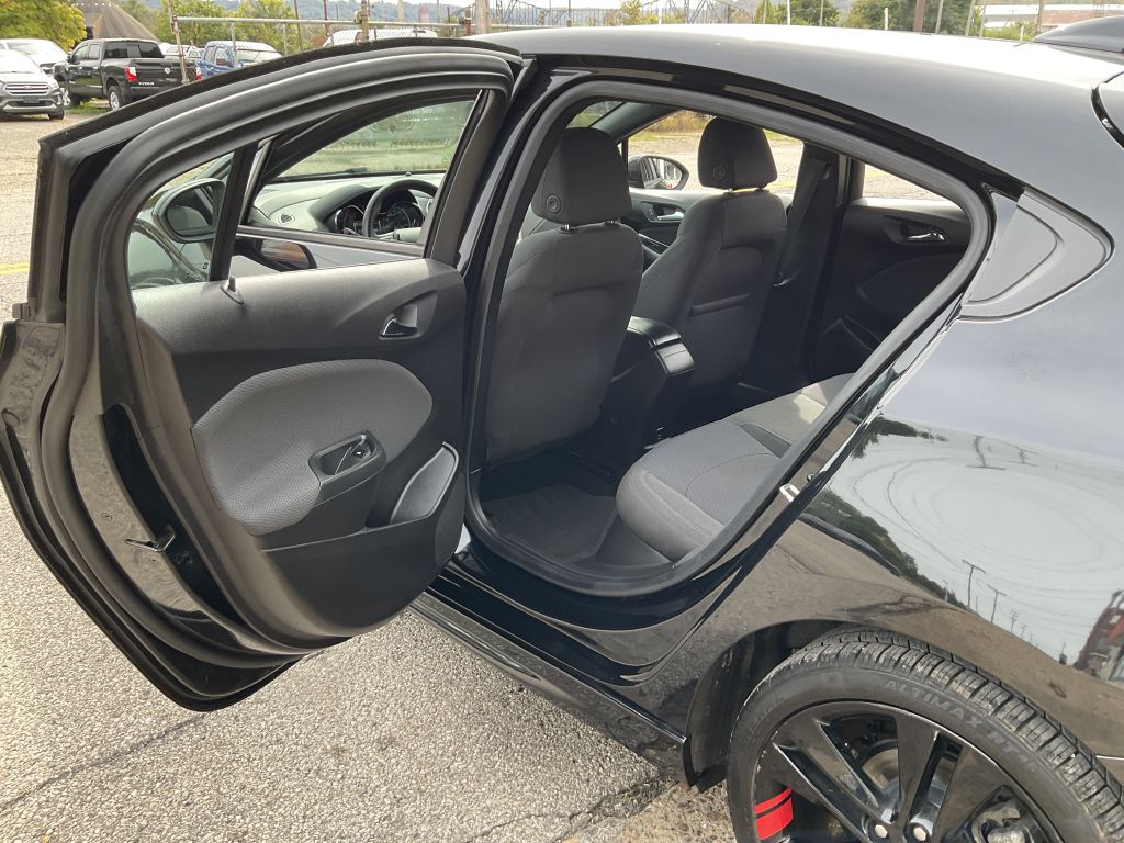 Photo 21 of this CHEVROLET CRUZE REBUILT
