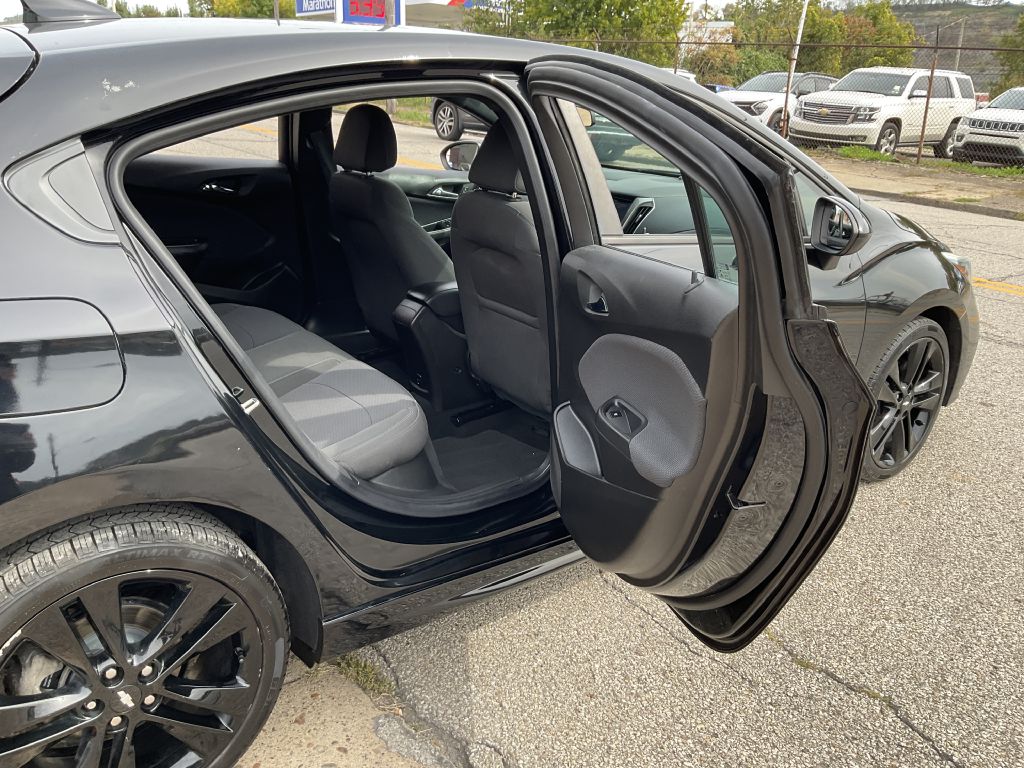 Photo 22 of this CHEVROLET CRUZE REBUILT