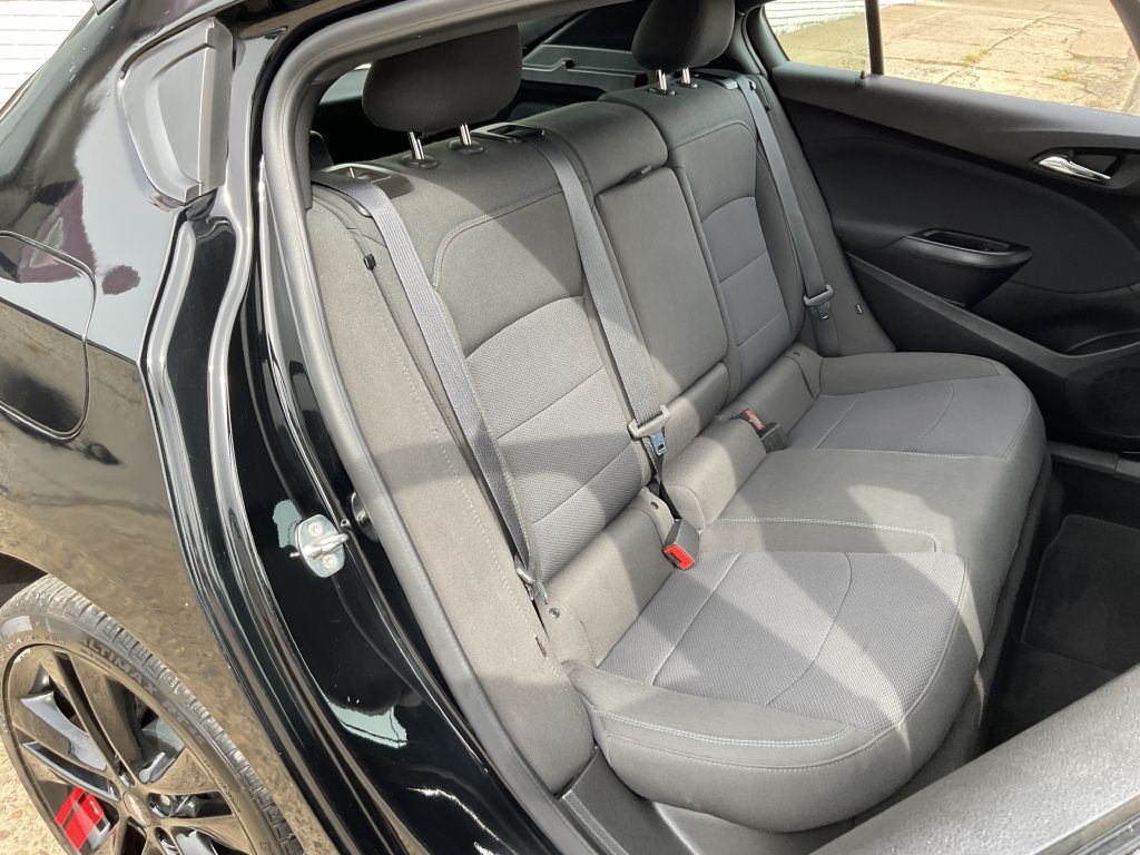 Photo 23 of this CHEVROLET CRUZE REBUILT
