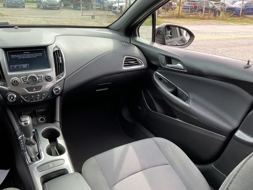 Photo 28 of this CHEVROLET CRUZE REBUILT