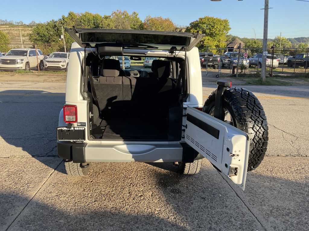 Photo 22 of this JEEP WRANGLER UNLIMI