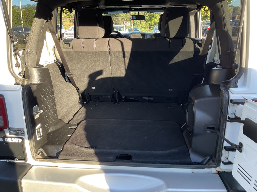 Photo 23 of this JEEP WRANGLER UNLIMI