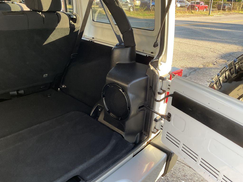 Photo 24 of this JEEP WRANGLER UNLIMI