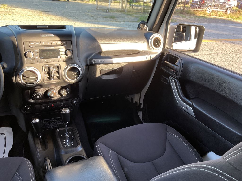 Photo 27 of this JEEP WRANGLER UNLIMI