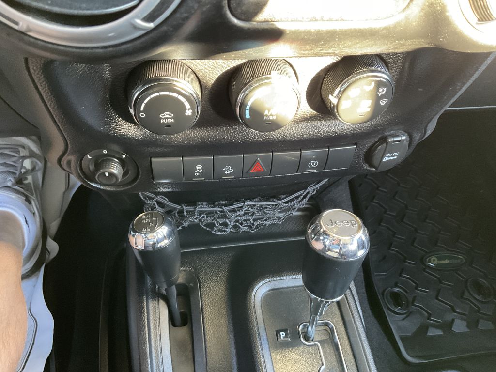 Photo 32 of this JEEP WRANGLER UNLIMI