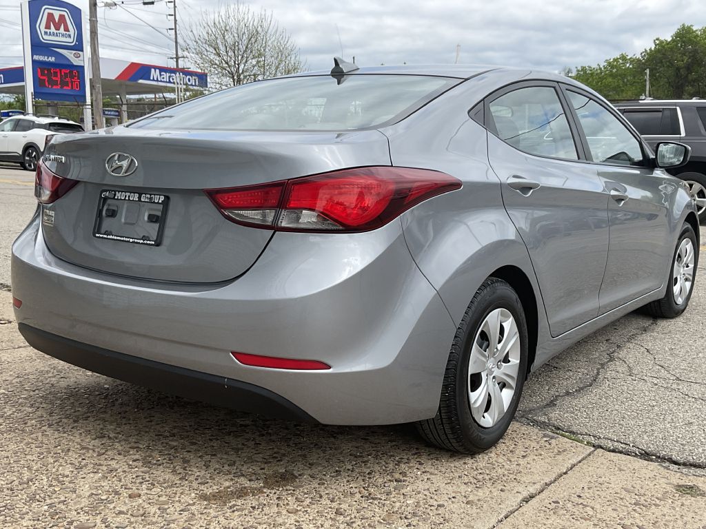 Photo 3 of this HYUNDAI ELANTRA