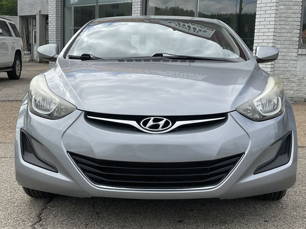 Photo 4 of this HYUNDAI ELANTRA