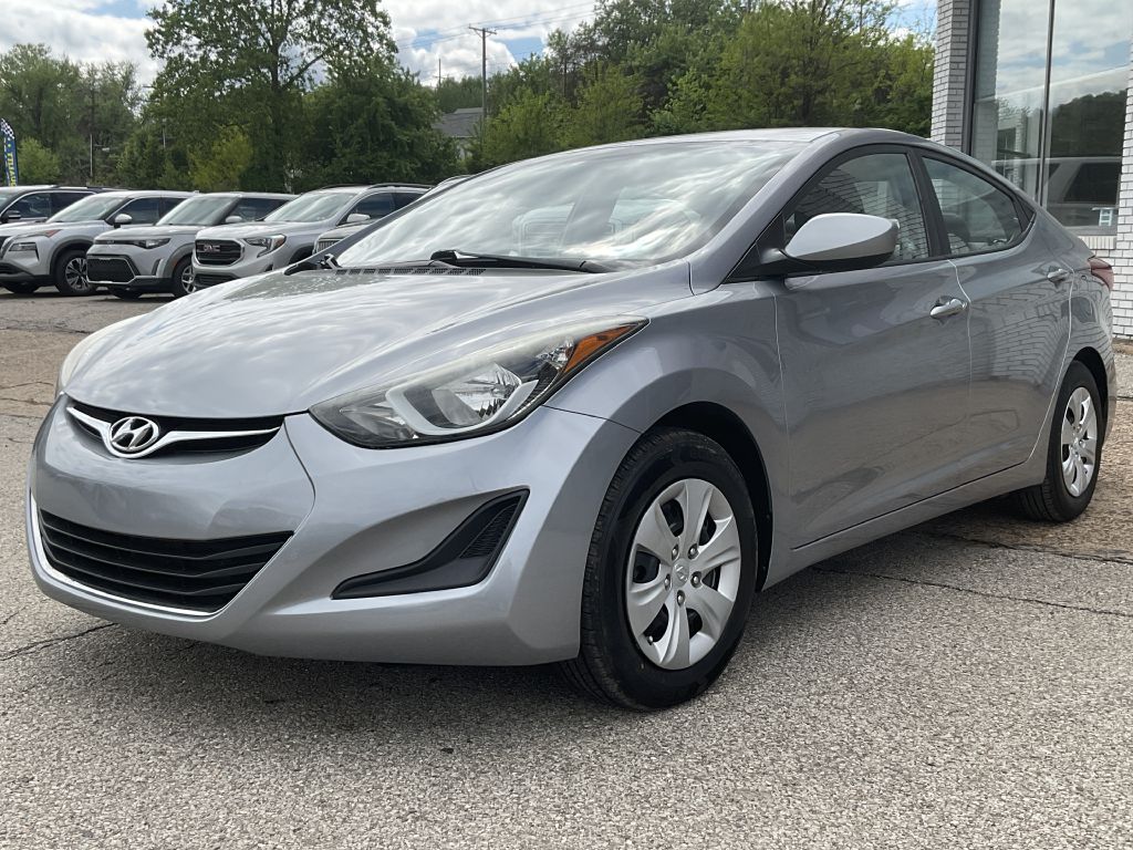 Photo 5 of this HYUNDAI ELANTRA