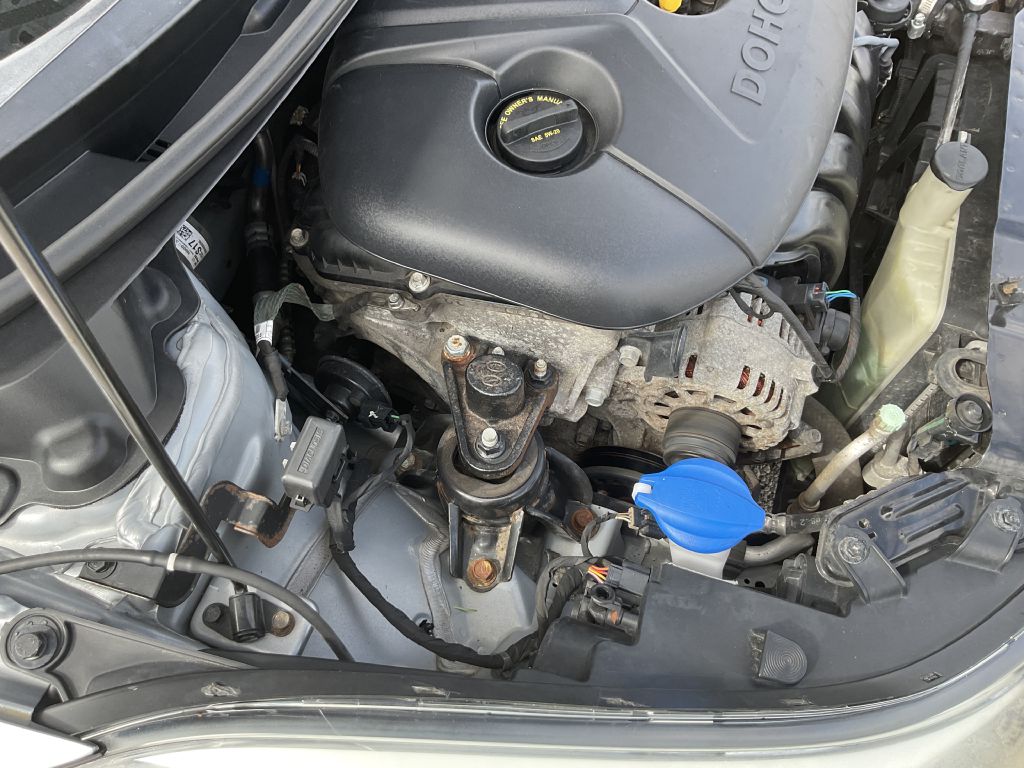 Photo 27 of this HYUNDAI ELANTRA
