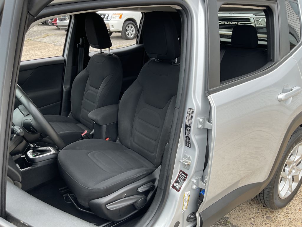 Photo 14 of this JEEP RENEGADE