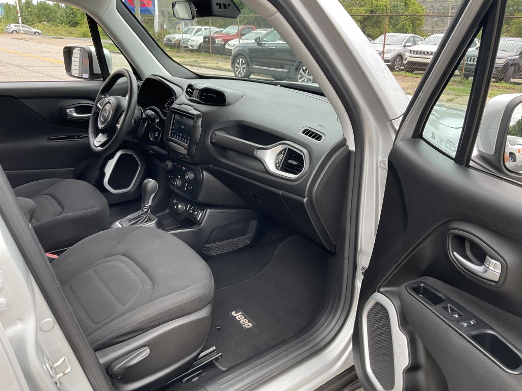 Photo 18 of this JEEP RENEGADE