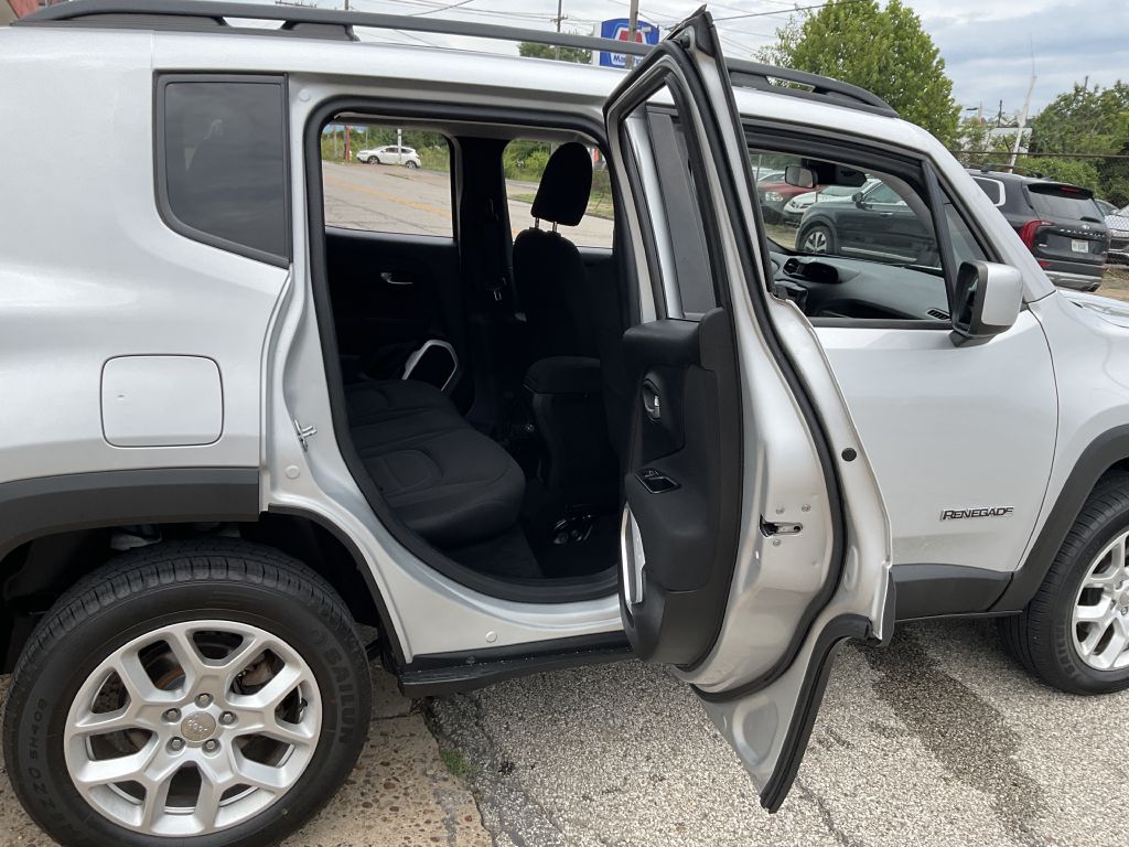 Photo 21 of this JEEP RENEGADE