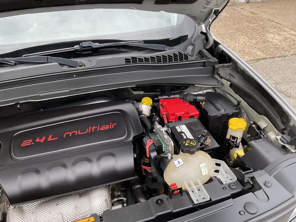 Photo 37 of this JEEP RENEGADE