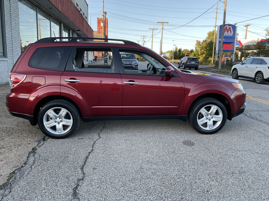 Photo 2 of this SUBARU FORESTER