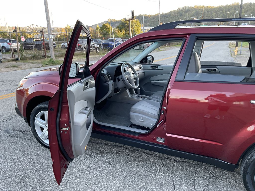Photo 13 of this SUBARU FORESTER