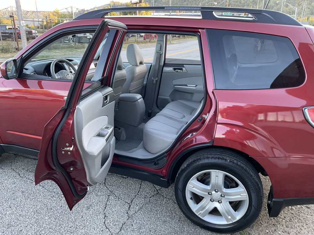 Photo 20 of this SUBARU FORESTER