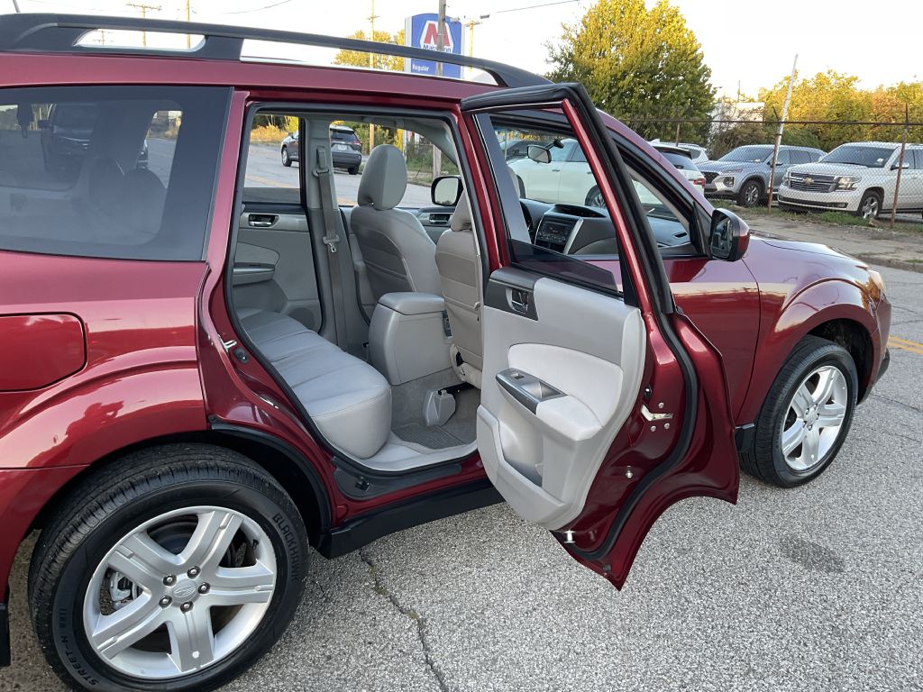 Photo 23 of this SUBARU FORESTER