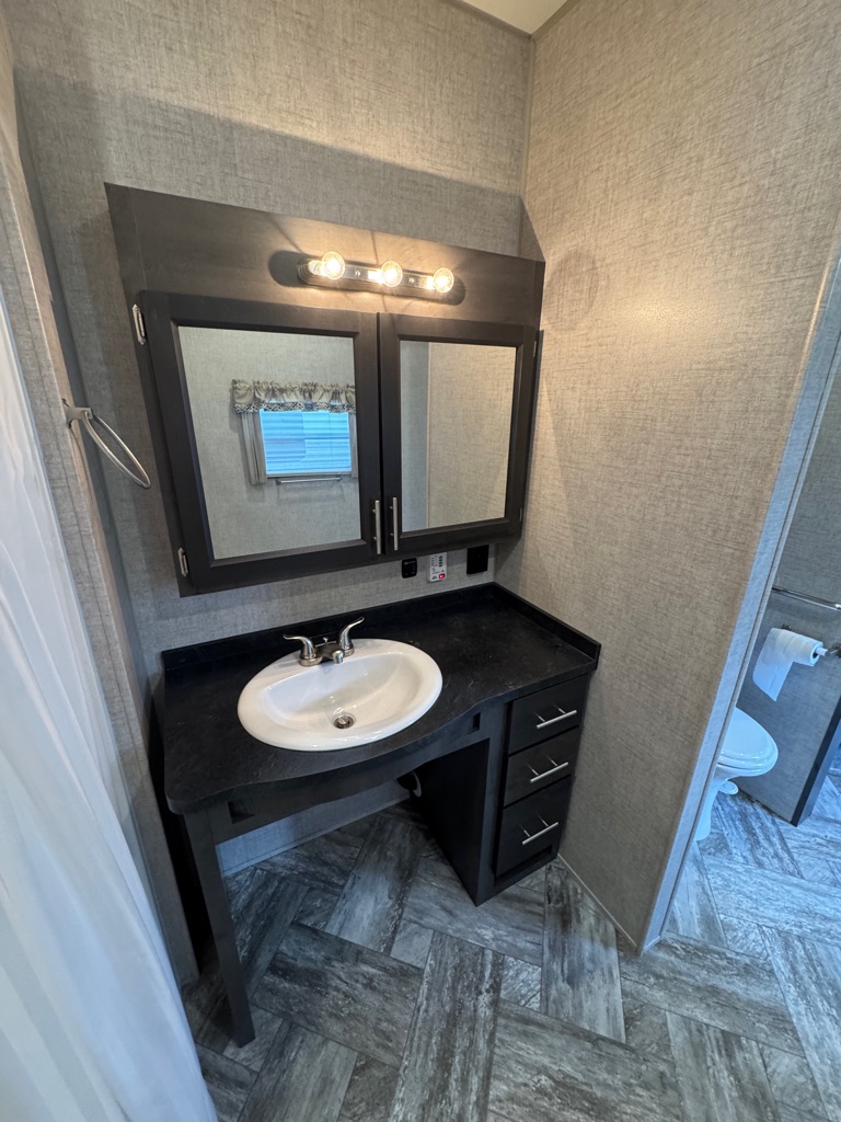Photo 12 of this HL ENTERPRISE PREMIER