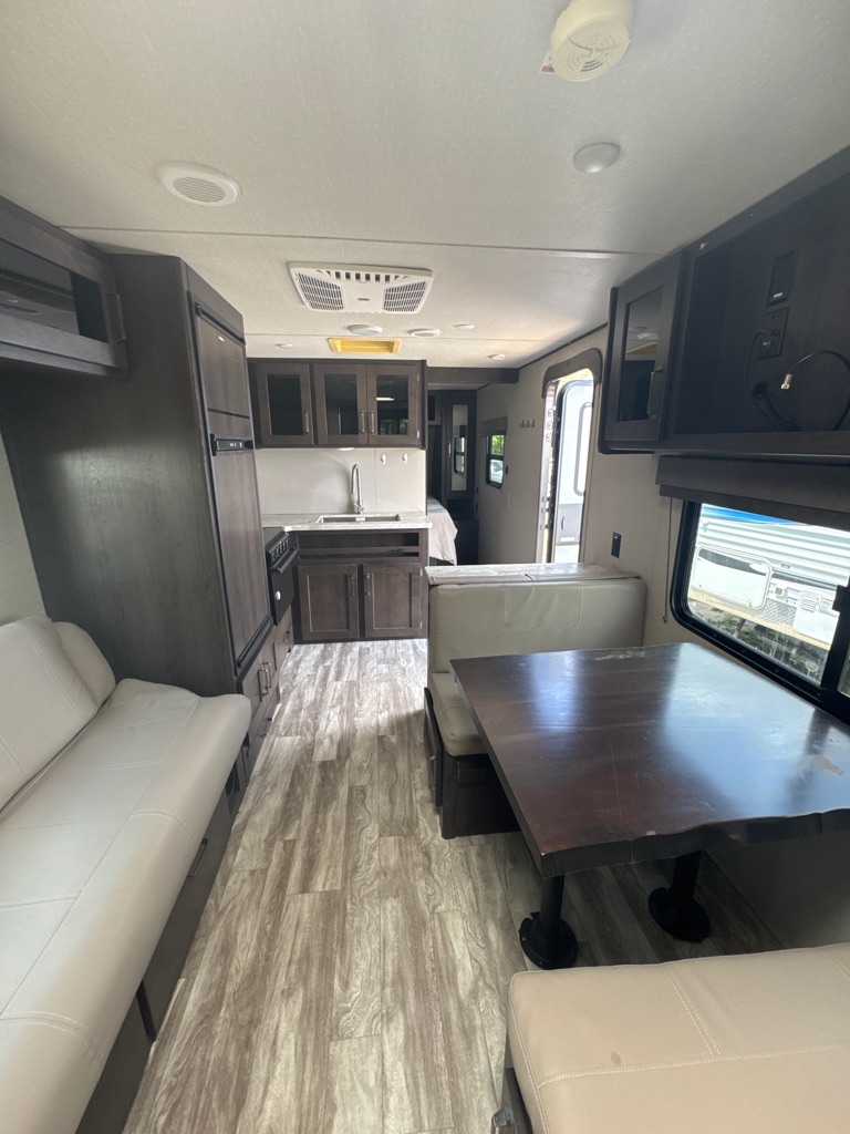 Photo 8 of this GRAND DESIGN TRANSCEND XPLOR