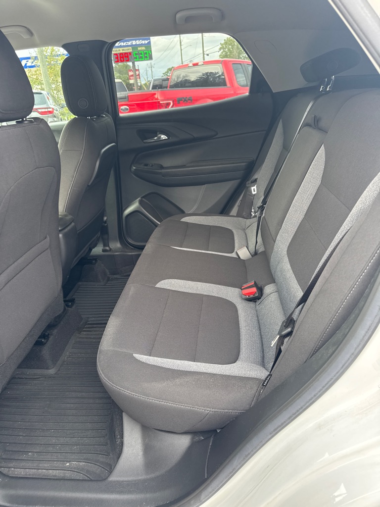 Photo 8 of this CHEVROLET TRAILBLAZER