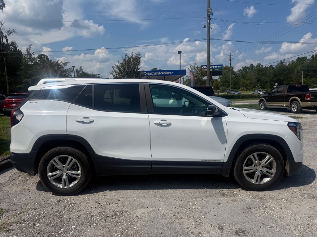 Photo 4 of this GMC TERRAIN