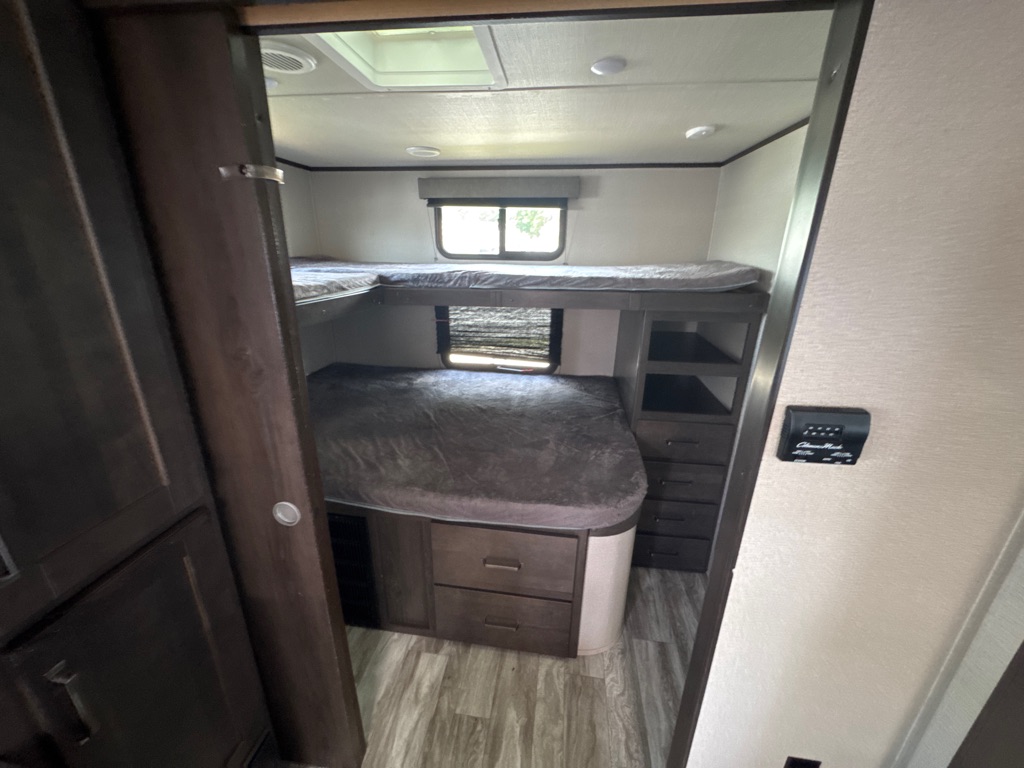 Photo 9 of this GRAND DESIGN TRANSCEND XPLOR