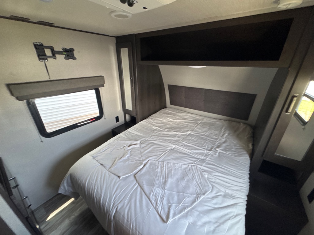 Photo 14 of this GRAND DESIGN TRANSCEND XPLOR