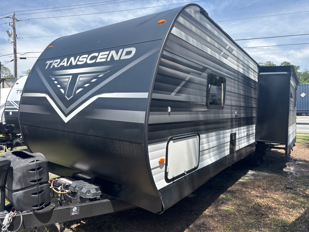 Photo 3 of this GRAND DESIGN TRANSCEND XPLOR
