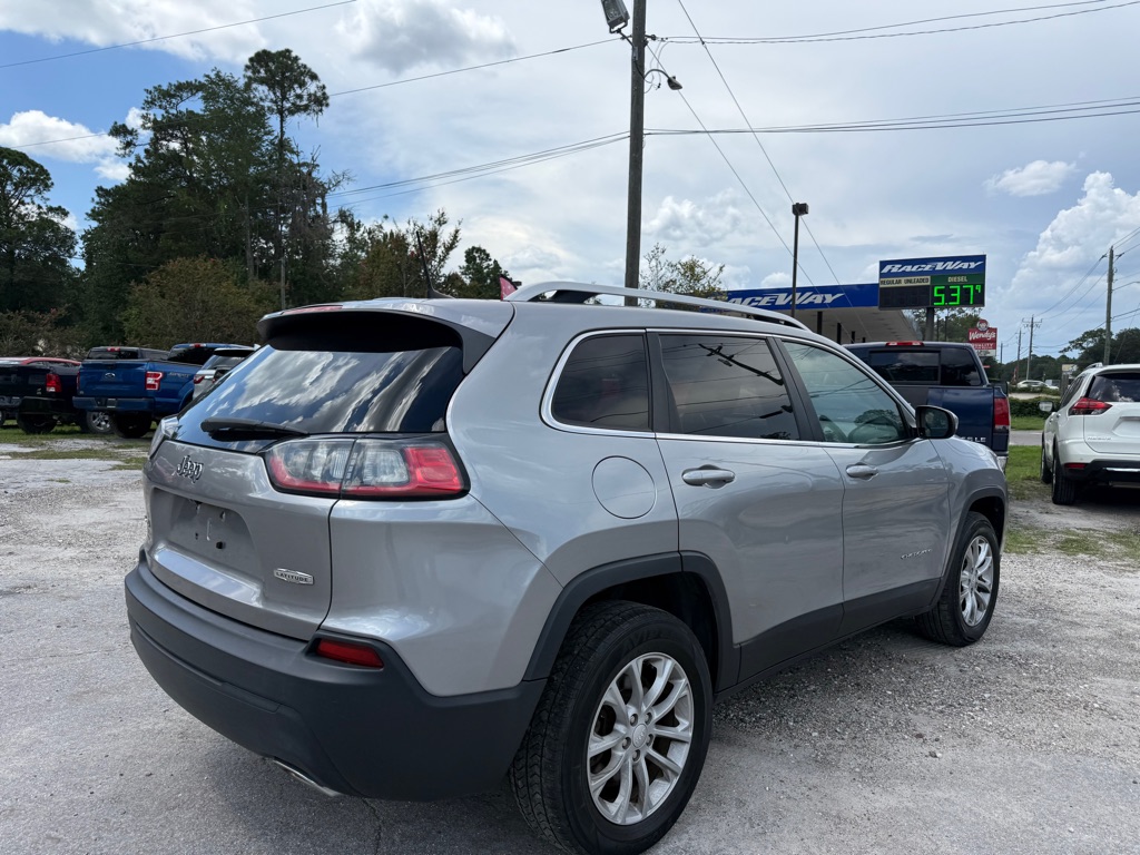 Photo 5 of this JEEP CHEROKEE