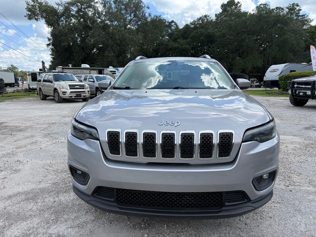 Photo 2 of this JEEP CHEROKEE