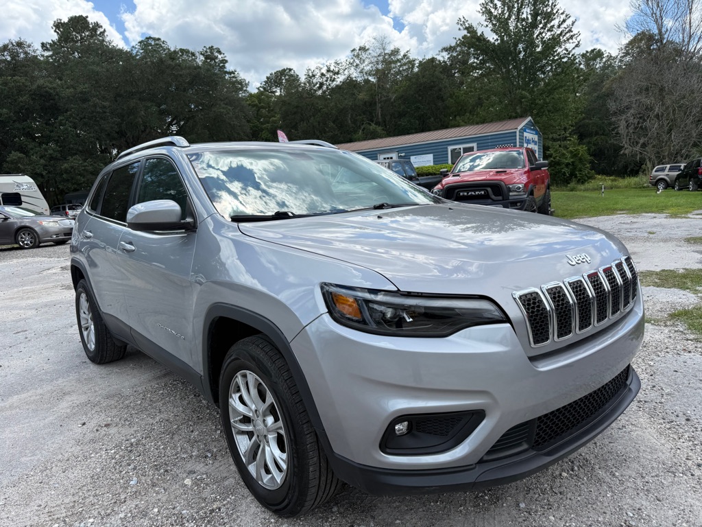 Photo 3 of this JEEP CHEROKEE