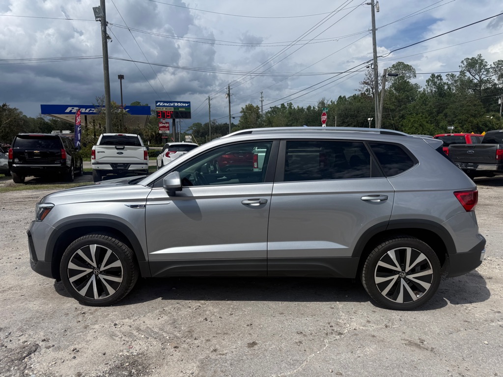 Photo 8 of this VOLKSWAGEN TAOS