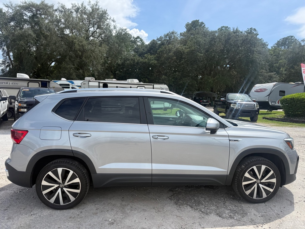 Photo 4 of this VOLKSWAGEN TAOS