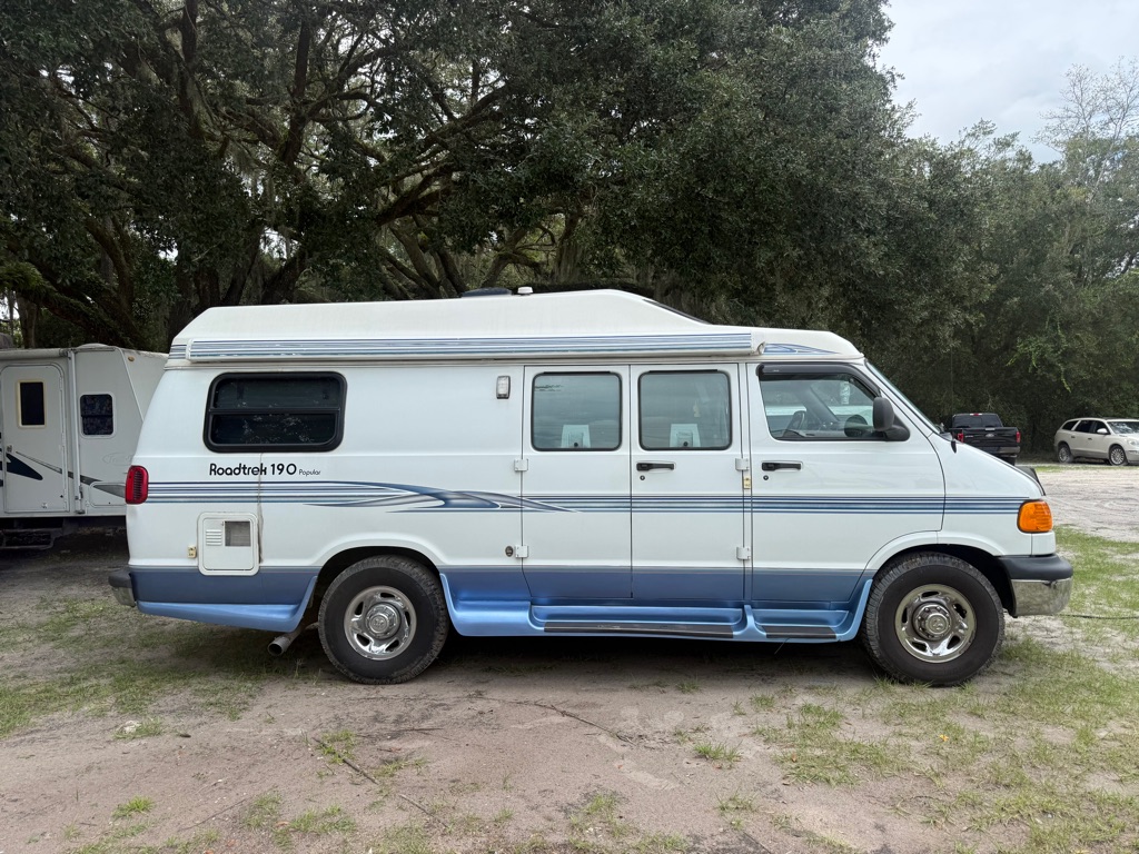 Photo 2 of this ROADTREK POPULAR