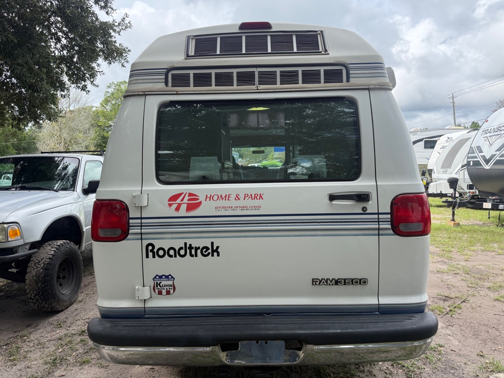 Photo 5 of this ROADTREK POPULAR