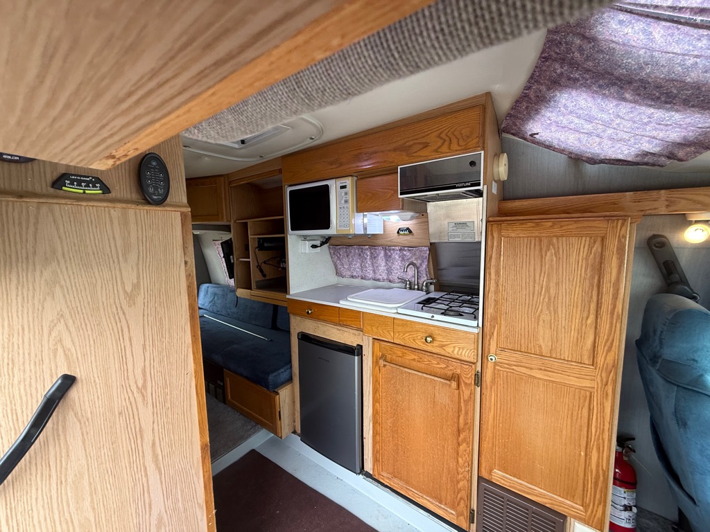 Photo 8 of this ROADTREK POPULAR