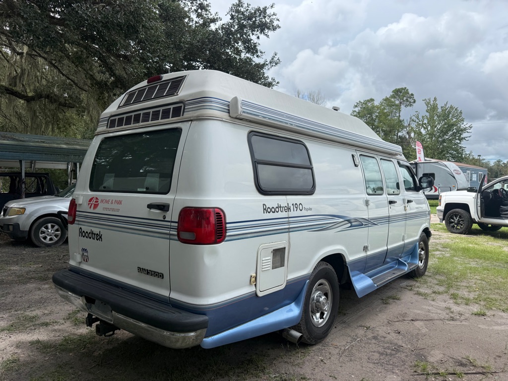Photo 3 of this ROADTREK POPULAR