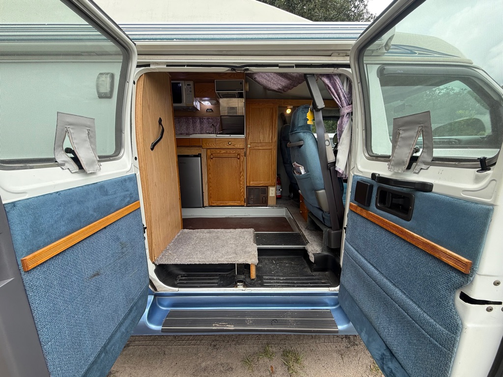 Photo 6 of this ROADTREK POPULAR