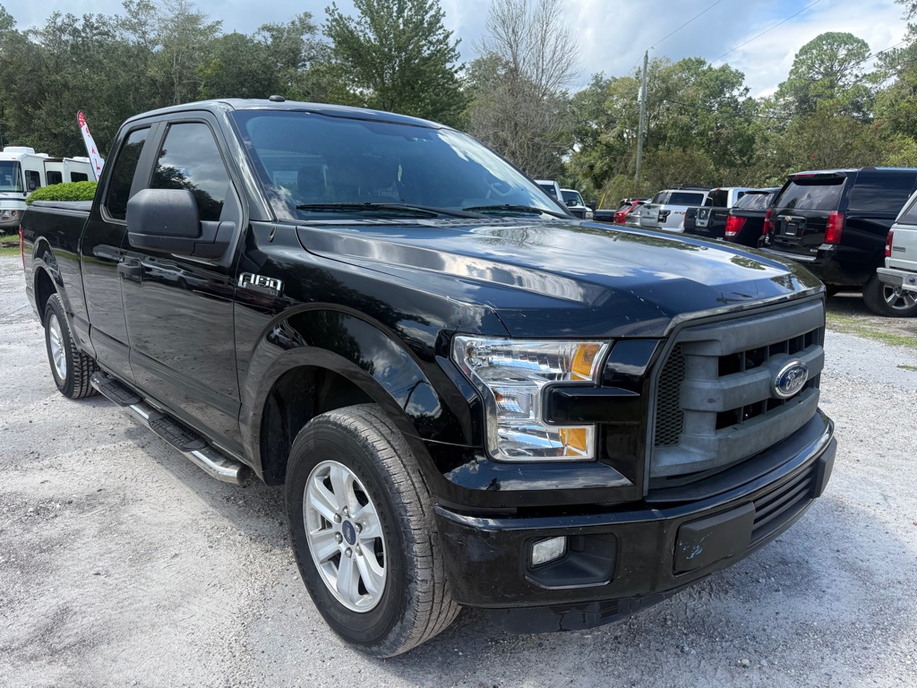 Photo 3 of this FORD F150