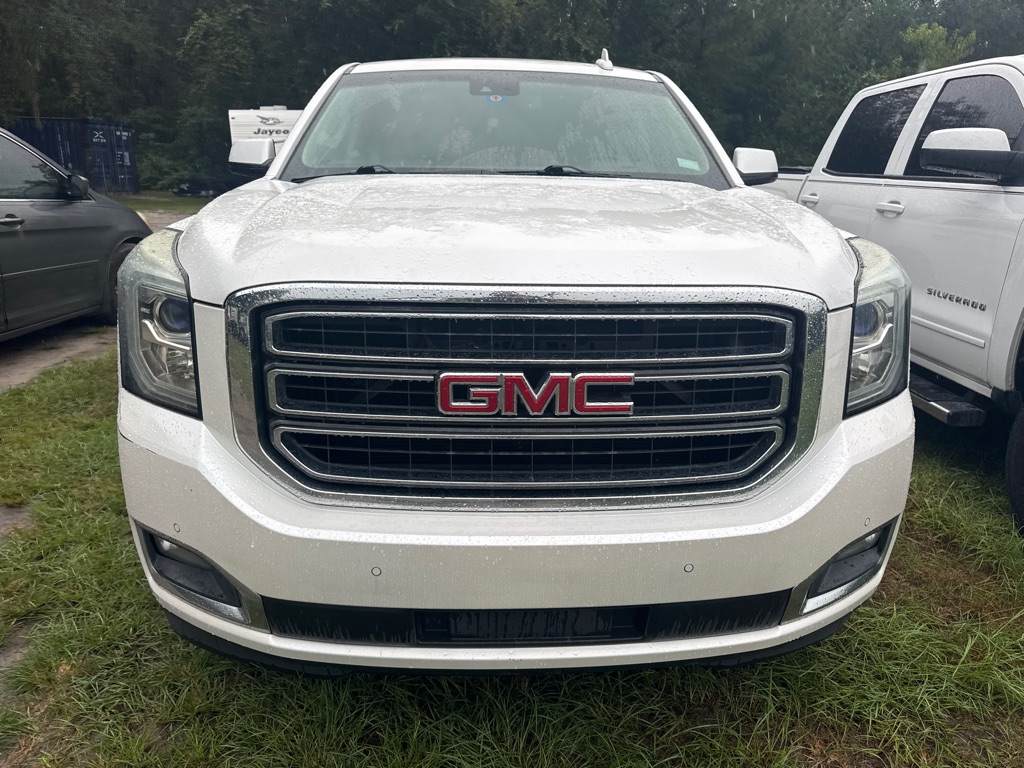 Photo 2 of this GMC YUKON