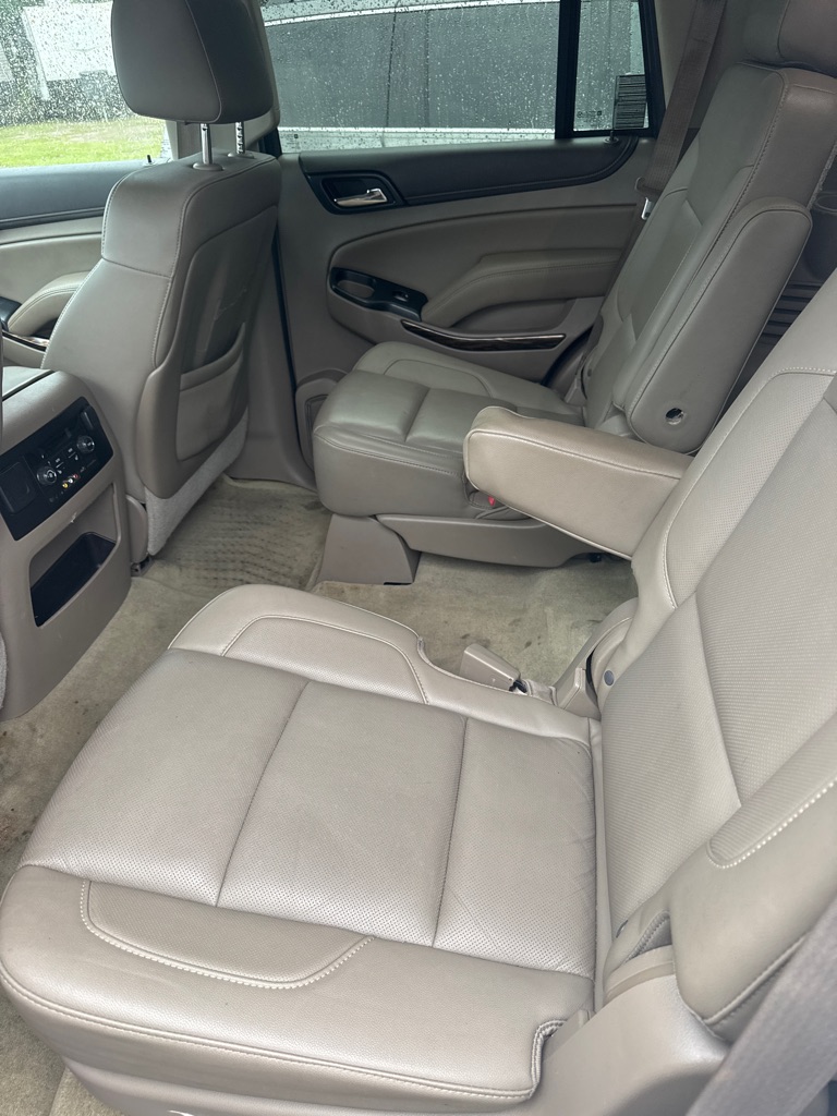 Photo 8 of this GMC YUKON