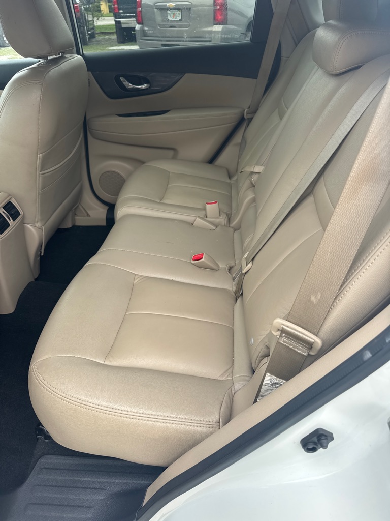 Photo 8 of this NISSAN ROGUE