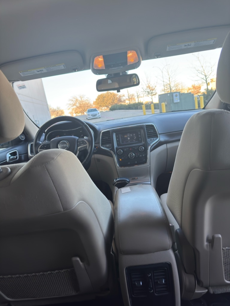 Photo 12 of this JEEP GRAND CHEROKEE