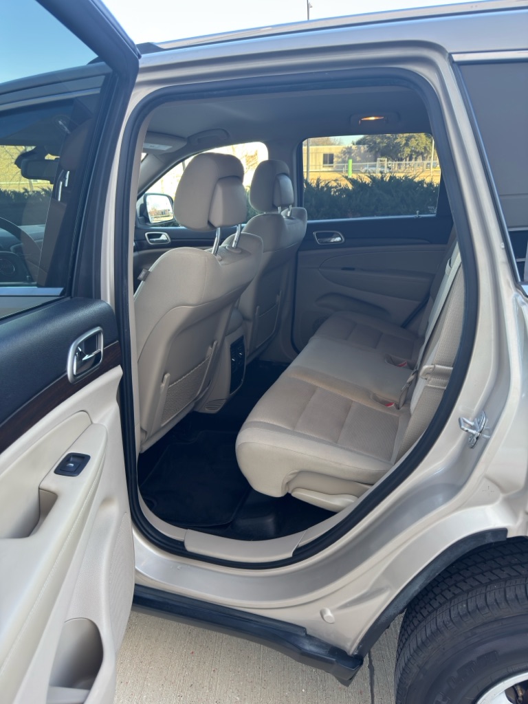 Photo 10 of this JEEP GRAND CHEROKEE