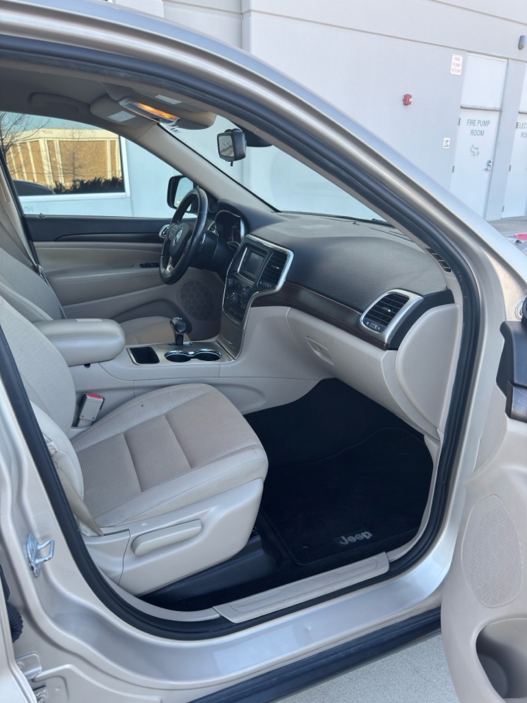 Photo 11 of this JEEP GRAND CHEROKEE